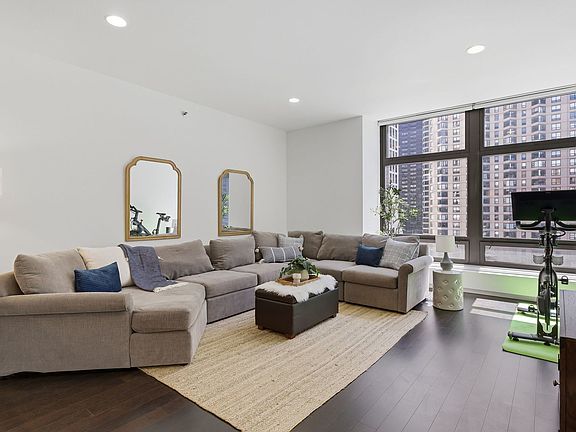 4th image of 680 N Lake Shore Dr APT 1117