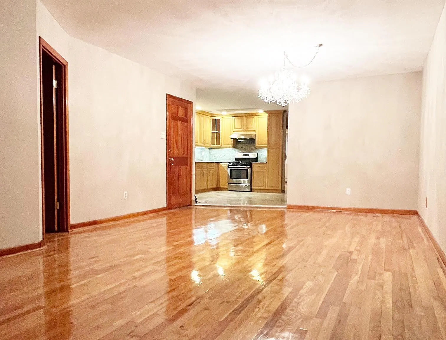 3 bed, 1.5 bath, 1200 sqft, $2,850 — Photo 1