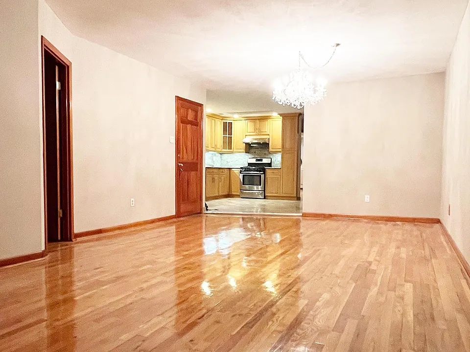 194 Bay 47th St #3