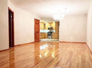 194 Bay 47th St #3, Brooklyn, NY 11214