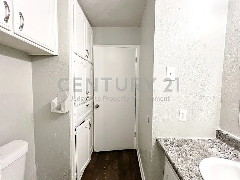 5301 Mansel Ln — Photo 17