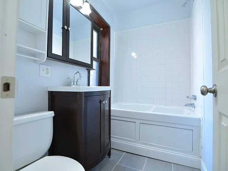 3241 N Damen Ave #4 — Photo 16