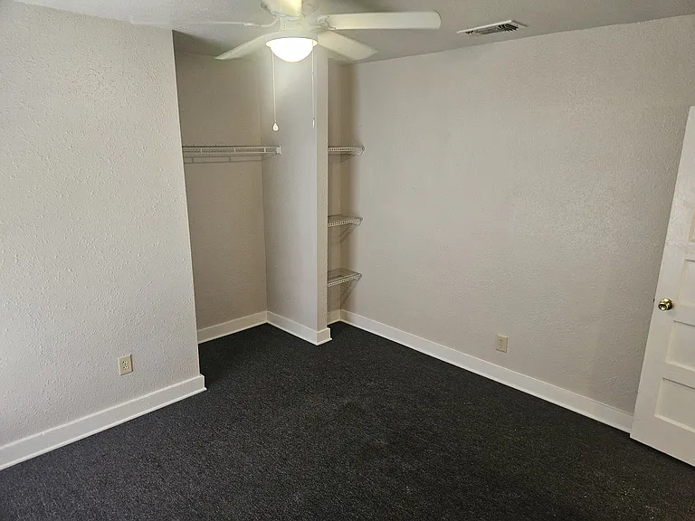 913 W Avenue I — Photo 9