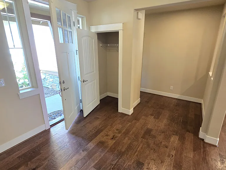 9006 Buttercup St SE — Photo 5