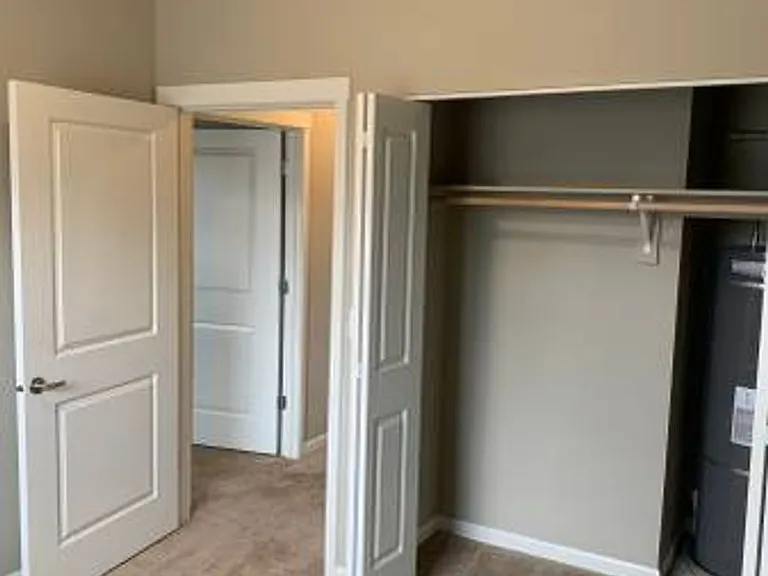 White Oak Apartments — Photo 36