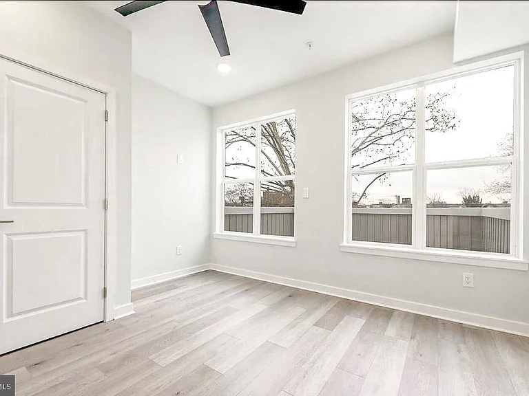 5217 Irving St #2 — Photo 8