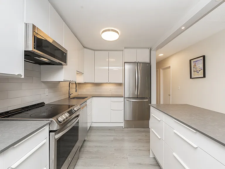 310 E 3rd St #309 — Photo 17
