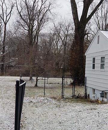 4th image of 2526 Race Ave