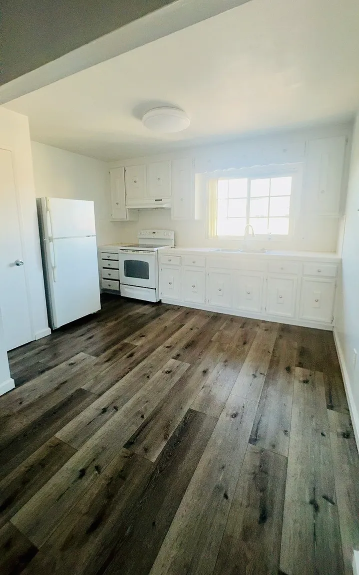 Outrigger Apartments — Photo 2