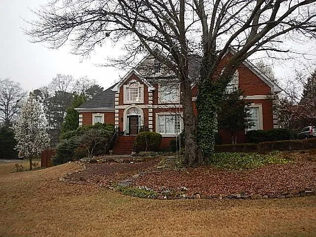 23 Saint Ives Cir photo 1