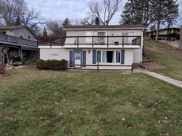 4523 W Lake Shore Dr, Wonder Lake, IL 60097