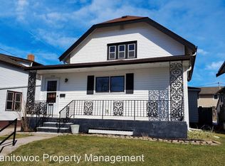 2606 Meadow Ln, Manitowoc, WI 54220