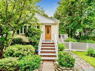 426 Russell St, Woburn, MA 01801