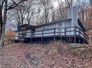 88 Stateline Dr, Holiday Island, AR 72631