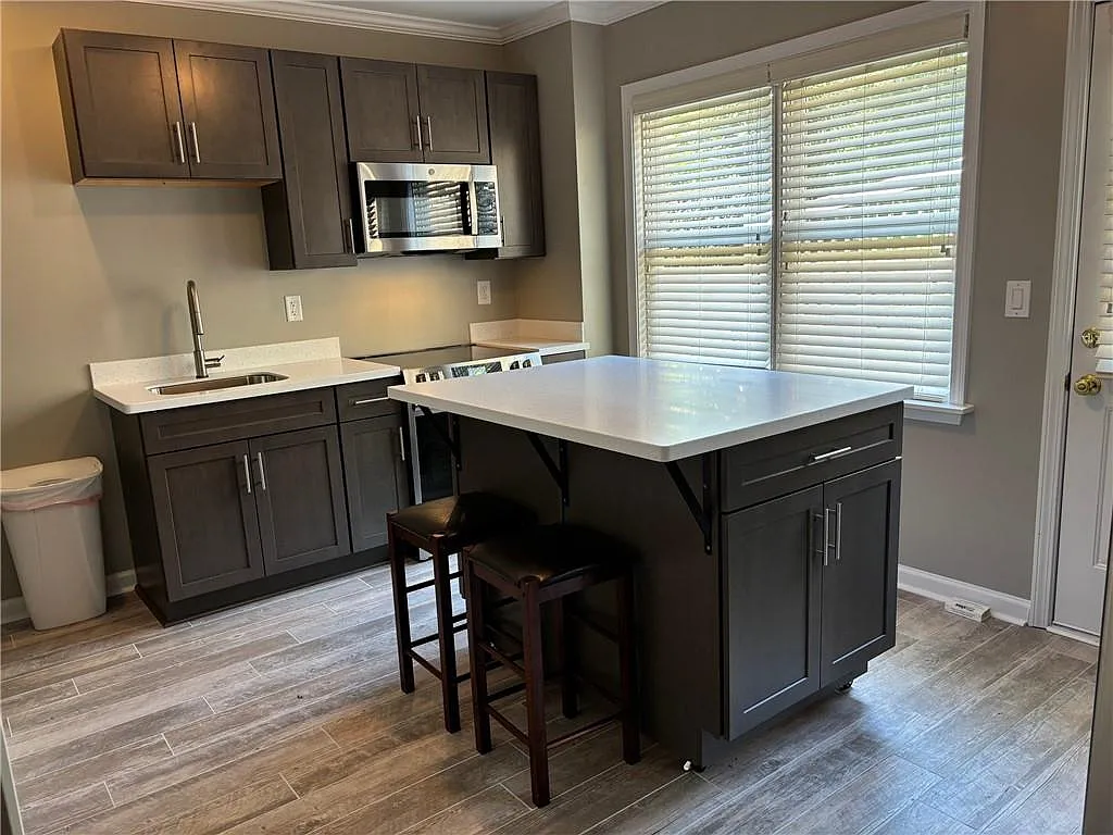 1 bed, 1.0 bath, 1000 sqft, $1,550 — Photo 3