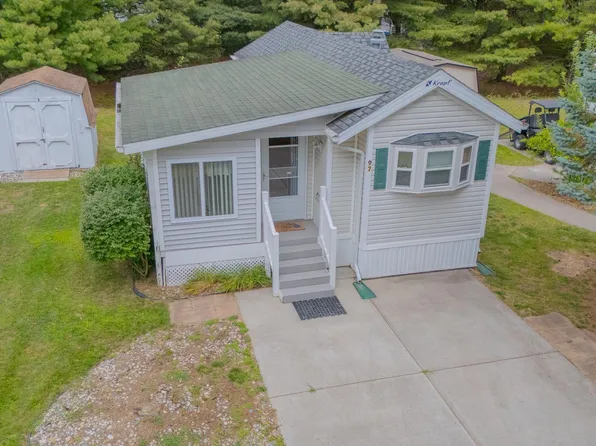 2757 Owens Dr #97, Houghton Lake, MI 48629