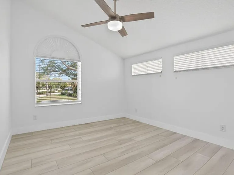 5230 Woodruff Ln — Photo 22