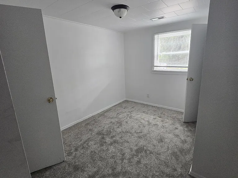 2222 Edgar St — Photo 10