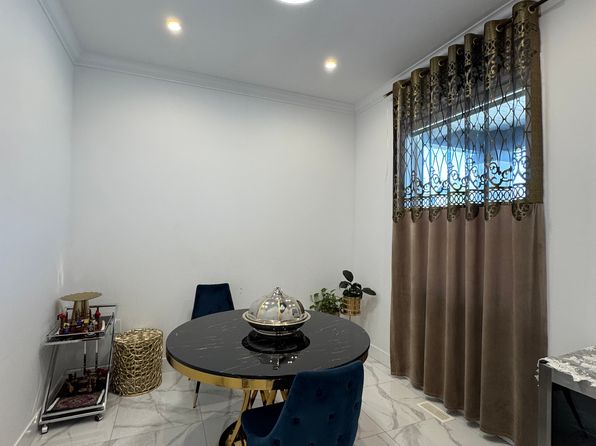 5 bedroom rental in Coquitlam — photo 12
