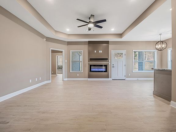3rd image of 13 Pawnee Dr