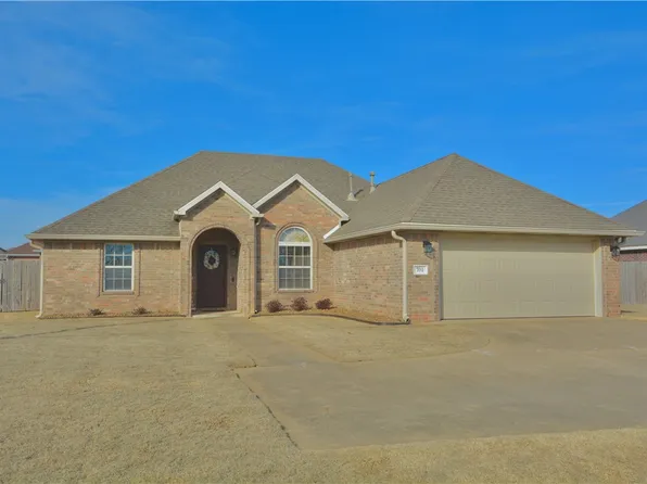 704 McClure Ave, Lowell, AR 72745