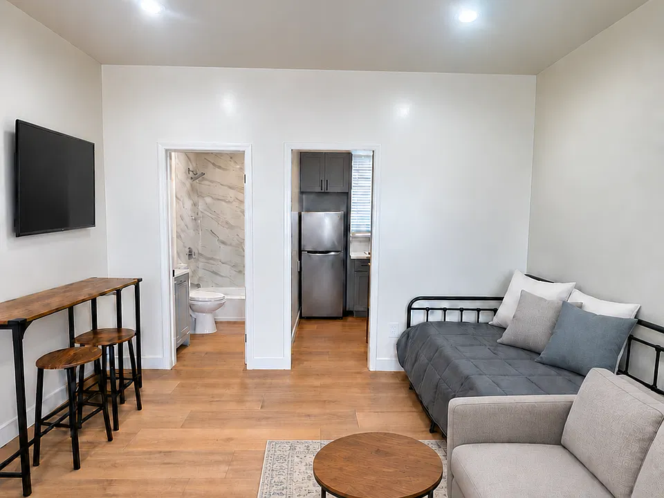 2618 West Blvd #2618