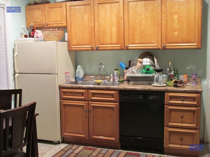 2nd image of 187 Cresthill Rd #2