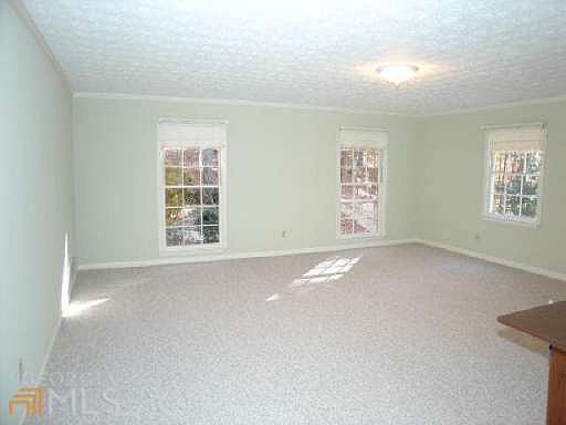 5th image of 4305 Holiday Heights Dr