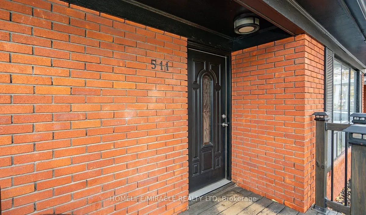 Photo 2 of 12 - 511 Kennedy Rd #MAIN FLOOR - Toronto, ON Building Photo - 511 Kennedy Rd #MAIN FLOOR