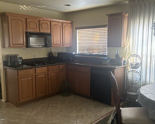 3rd image of 3226 Caspian Ave