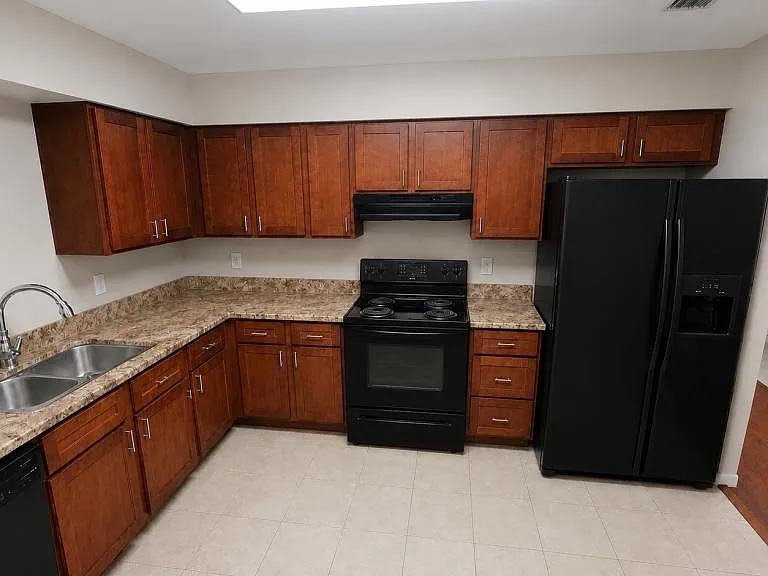 2936 Martha Ln — Photo 4
