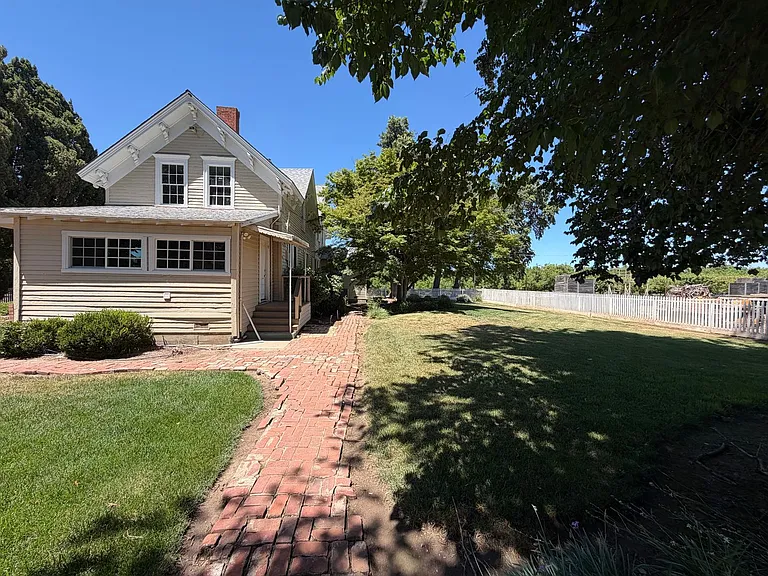11221 E Eight Mile Rd — Photo 29