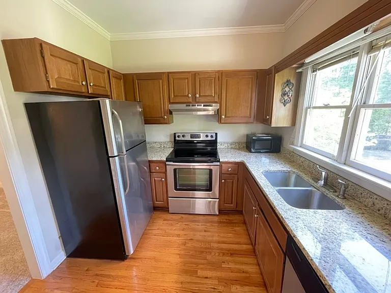 103 New Britain Ct — Photo 3