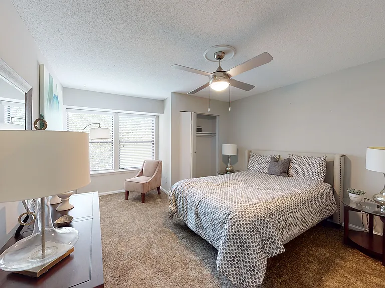 Lynnwood Park — Photo 10