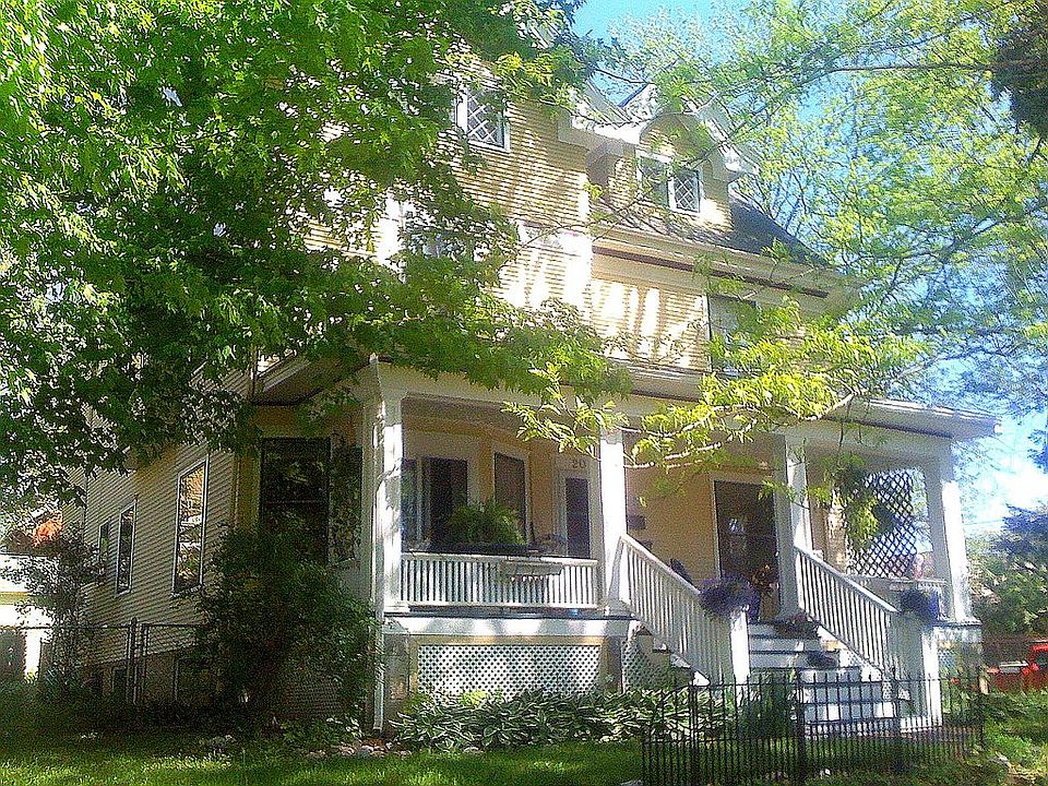 2002 Madison St (2 flat)