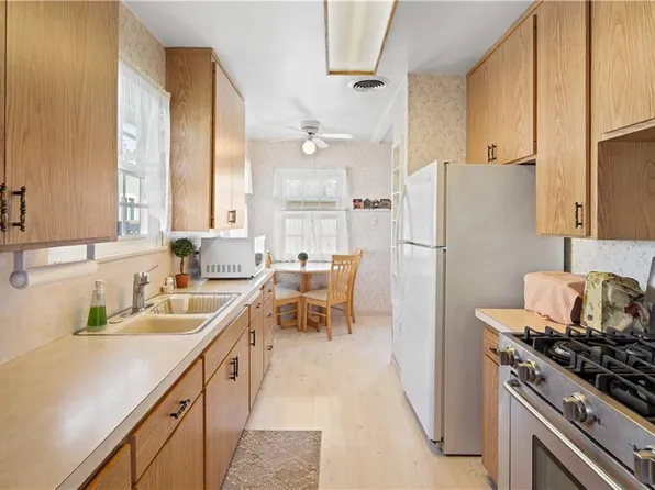 7542 Gaviota Ave, Van Nuys, CA 91406