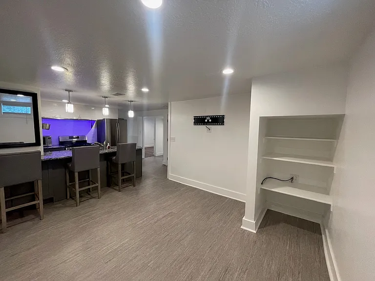 2356 Tyler Ave — Photo 8