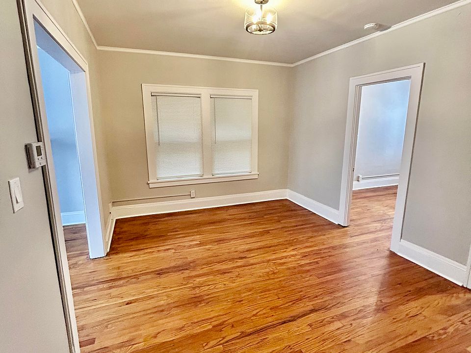 Entry / room