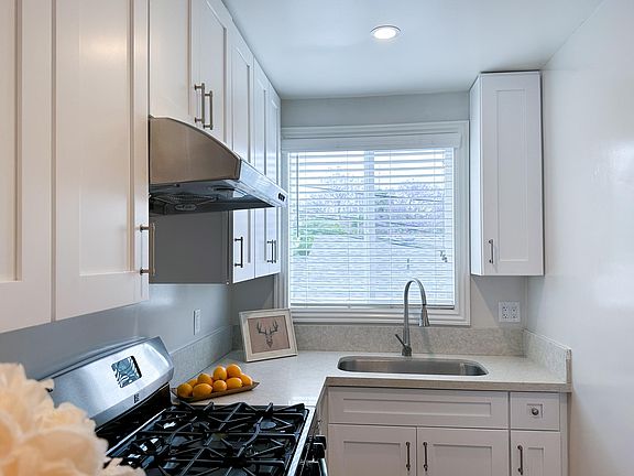 5th image of 6450 Lexington Ave #24