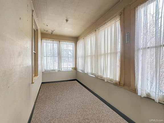 2nd image of 219 N 20th St