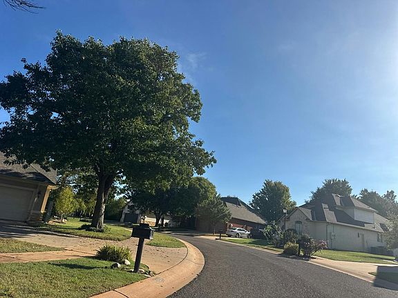 4th image of 3804 Woodshadow Rd