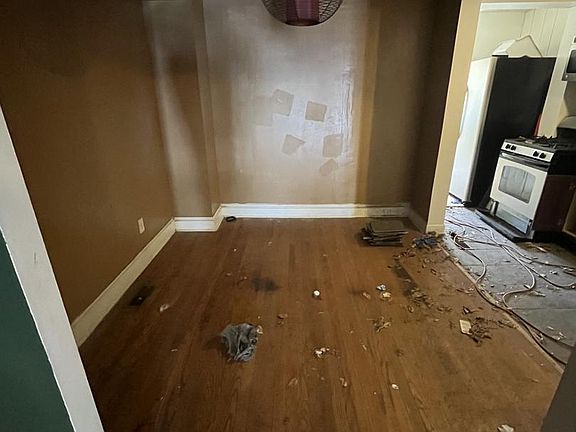 2nd image of 1629 R St SE