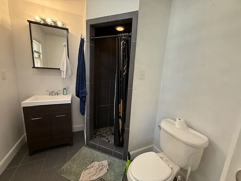 2125 S Willis St — Photo 14