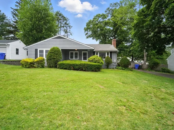 32 Pine Hill Rd, Springfield, MA 01118