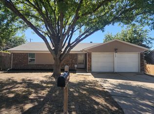 5325 Weddington Ct, Fort Worth, TX 76133