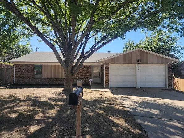 5325 Weddington Ct, Fort Worth, TX 76133