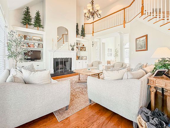 4th image of 2702 Summerwind Dr SE