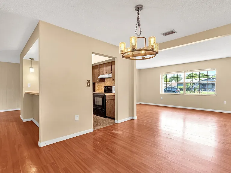 320 Heather Ave — Photo 9