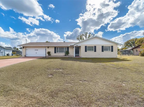 37116 Price Dr, Zephyrhills, FL 33541