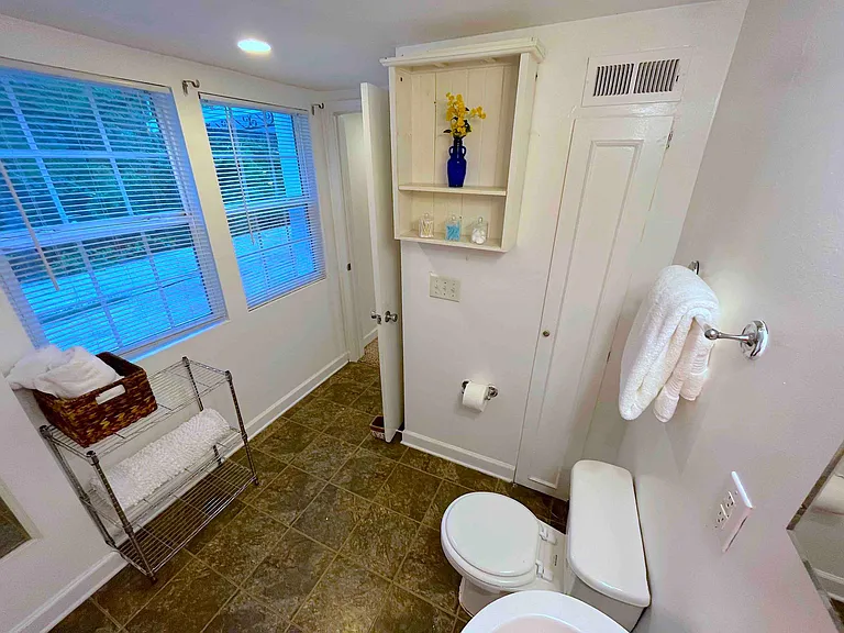 567 Whispering Hills Dr #B — Photo 18